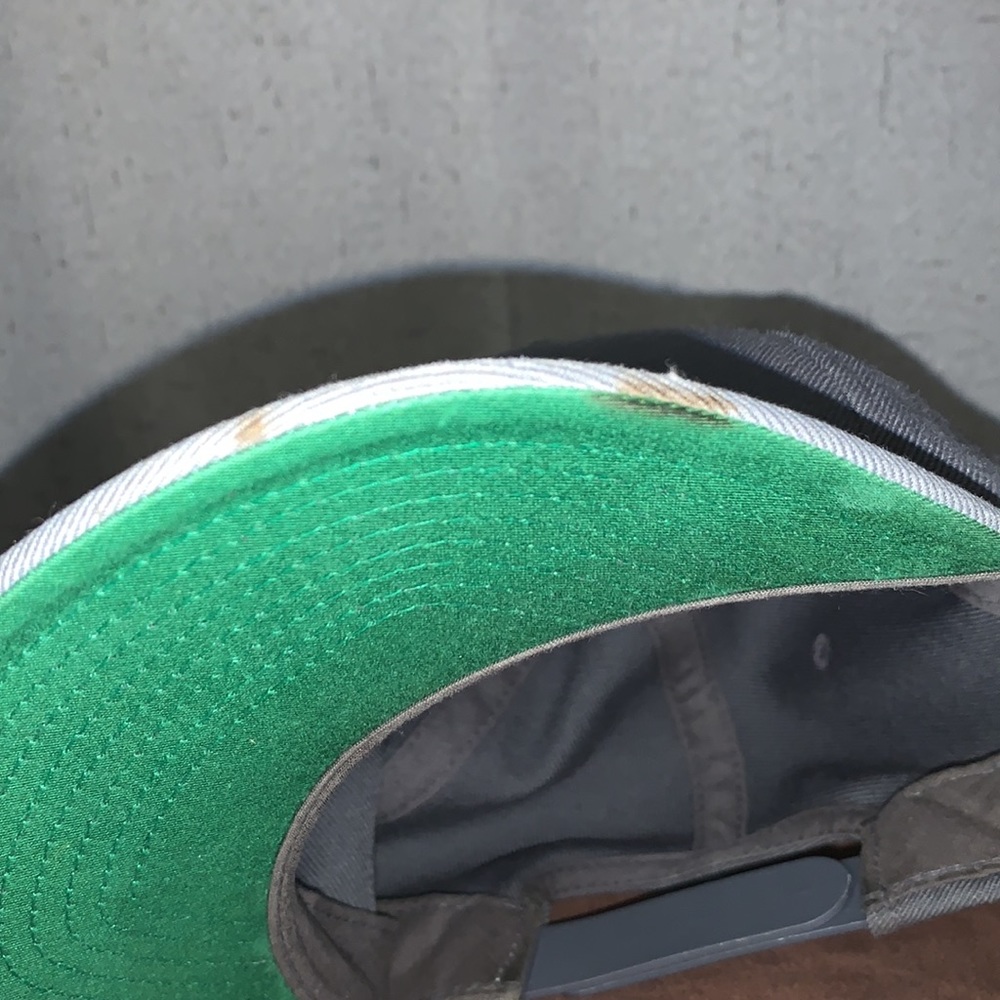 Grey RVCA hat - Picture 3 of 3